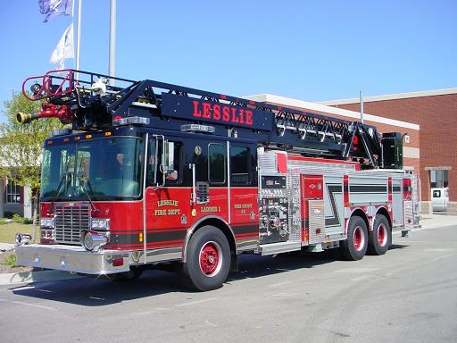 Photo Gallery • Lesslie Large Red and Black Fire Engine